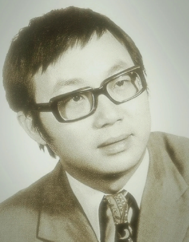 许冠文和黄霑、李小龙是小学同学