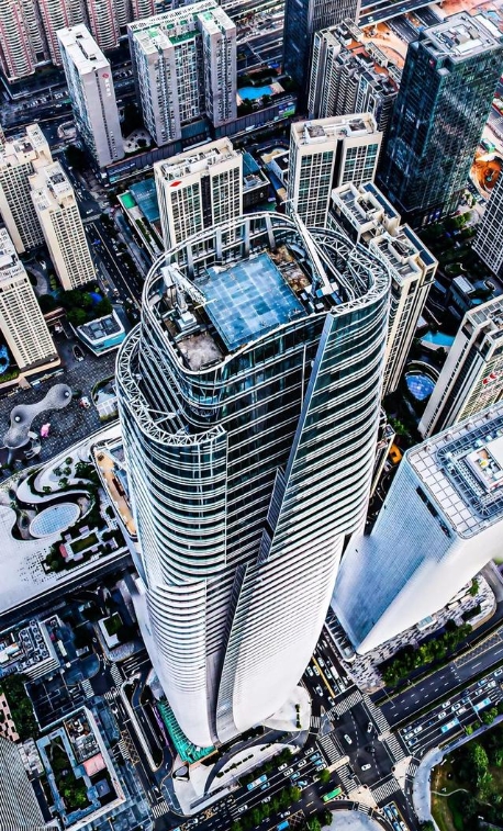 经常有亲戚朋友来深圳，让我带她们转一转这个城市。

每次都会问：“深圳有些什么好