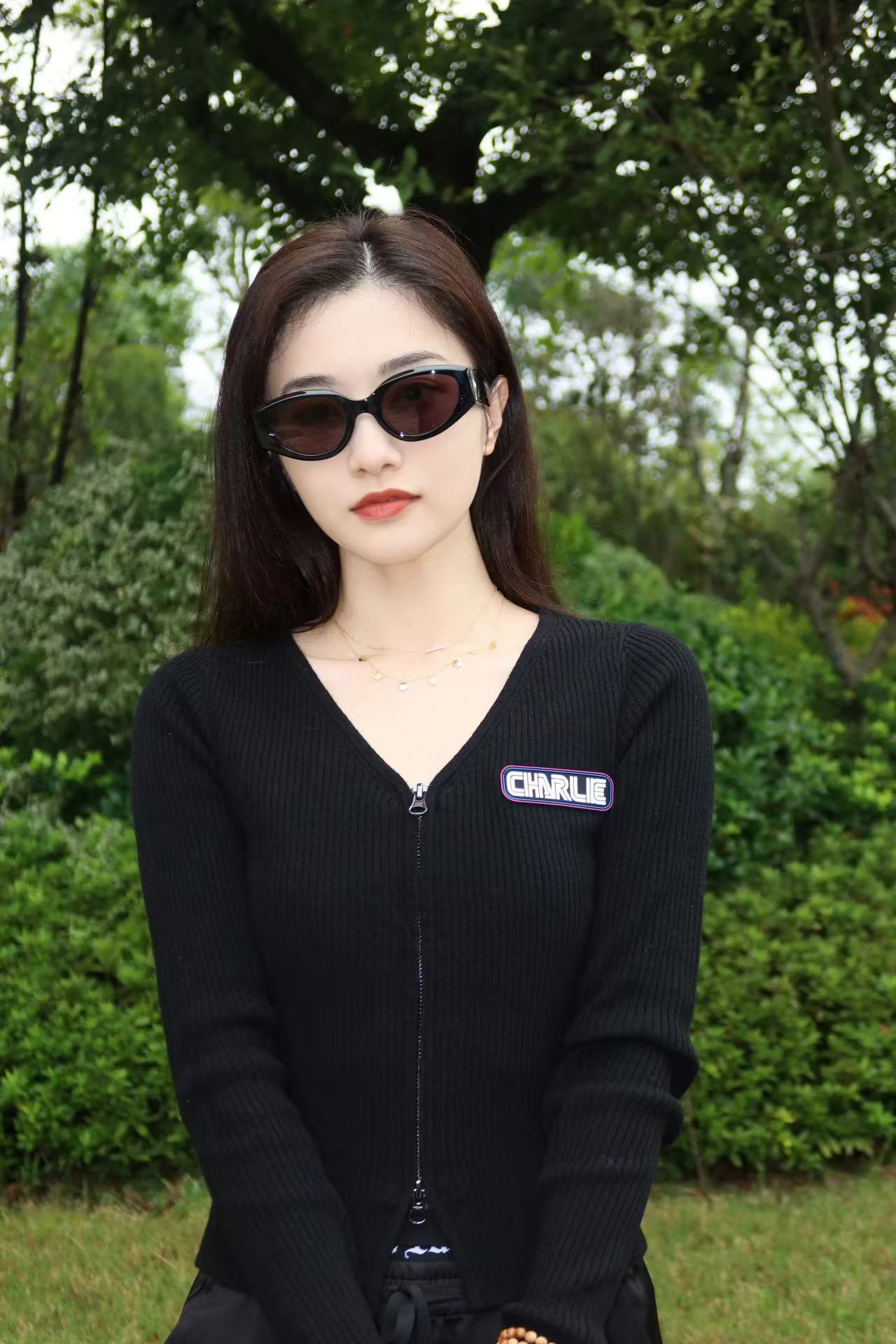 老板娘这副眼镜满满的高级感哈哈哈哈