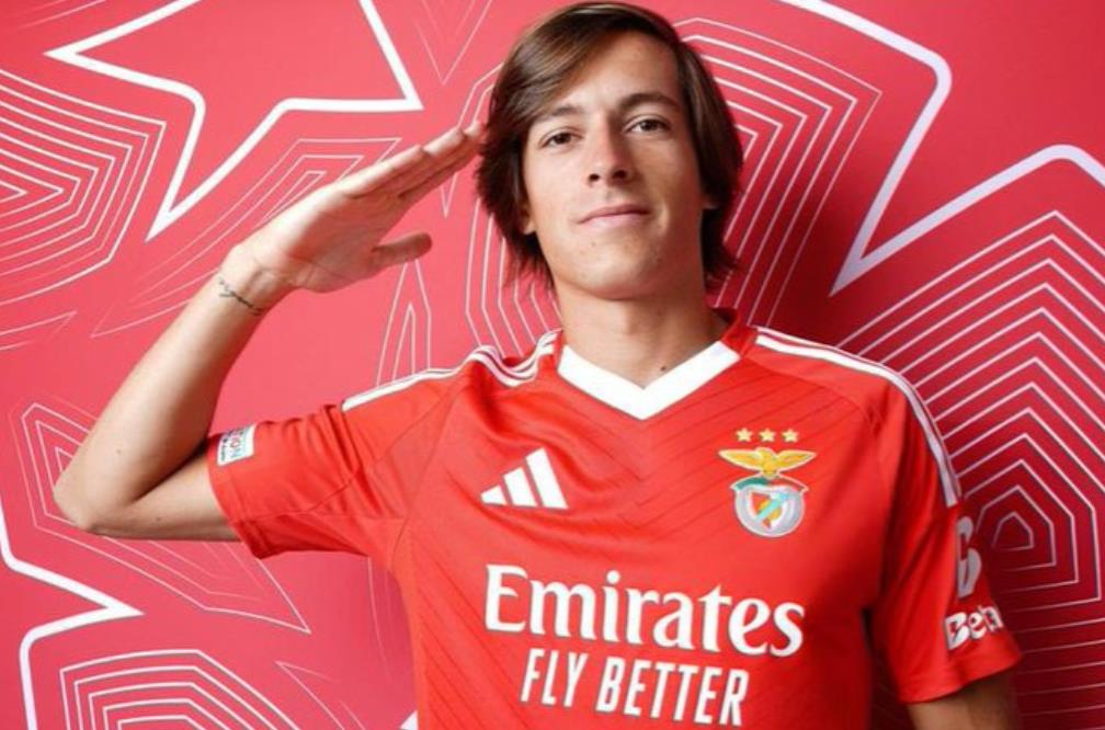 ojogo独家报道说，利物浦想要签下前曼联左后卫阿尔瓦罗

阿尔瓦罗在夏窗加盟了