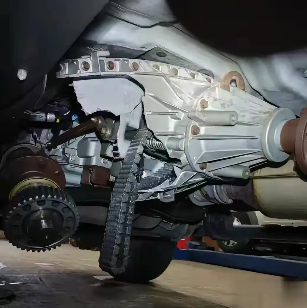 刚买了辆车，才踩了几脚油门，结果就变成这样了。我想问问修一下得花多少钱？
