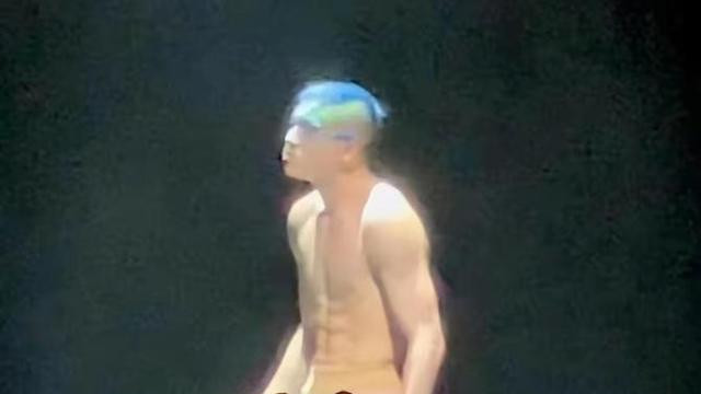 “一丝不挂”还引以为傲，为艺术献身的“流氓真相”，藏不住了