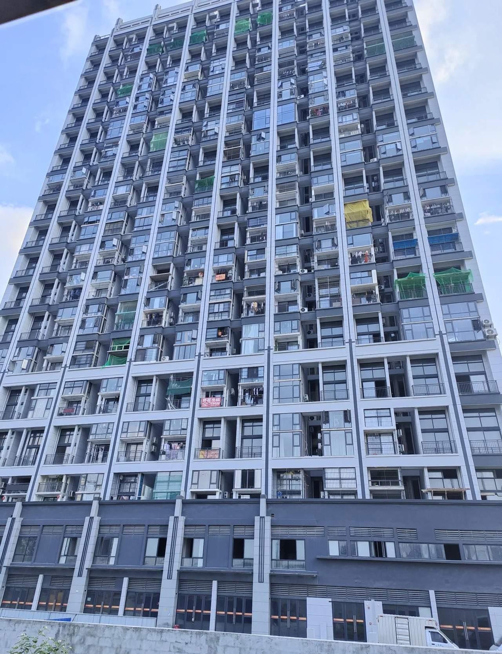 前几天到社保局查了一下我的社保缴费情况，到目前为止，一共交了141个月社保。
 