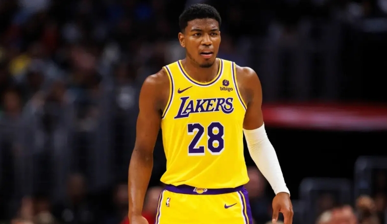 这才是真正的日本男篮！恐怖
八村垒：效力于NBA洛杉矶湖人队，担任首发大前锋。