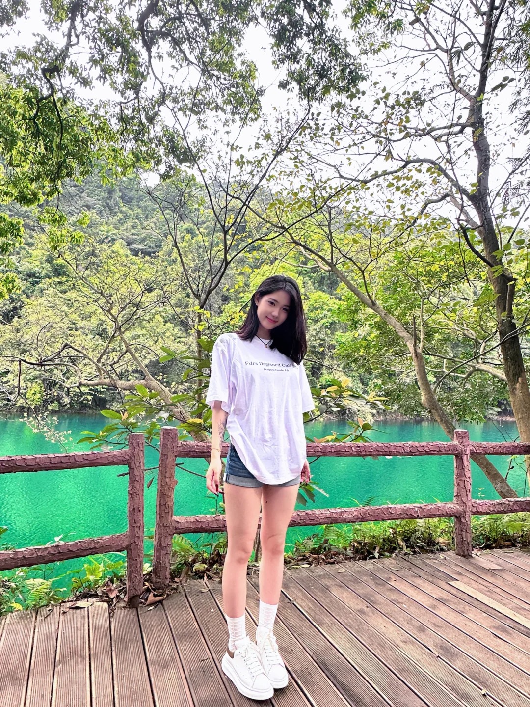 避雷！！！鼎湖山
浅做一下标题党 后悔没早点来！太好玩儿了 拍照也很出片 最主要