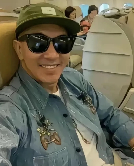 有日本网友爆料，称大S的死因，可能并不是流感，日本警方目前还未定论。

S家此前