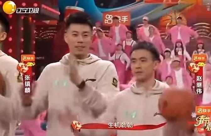 张镇麟和赵继伟的状态非常好，辽宁球迷说这是提前录播的。虽然球迷们不知道是提前多久