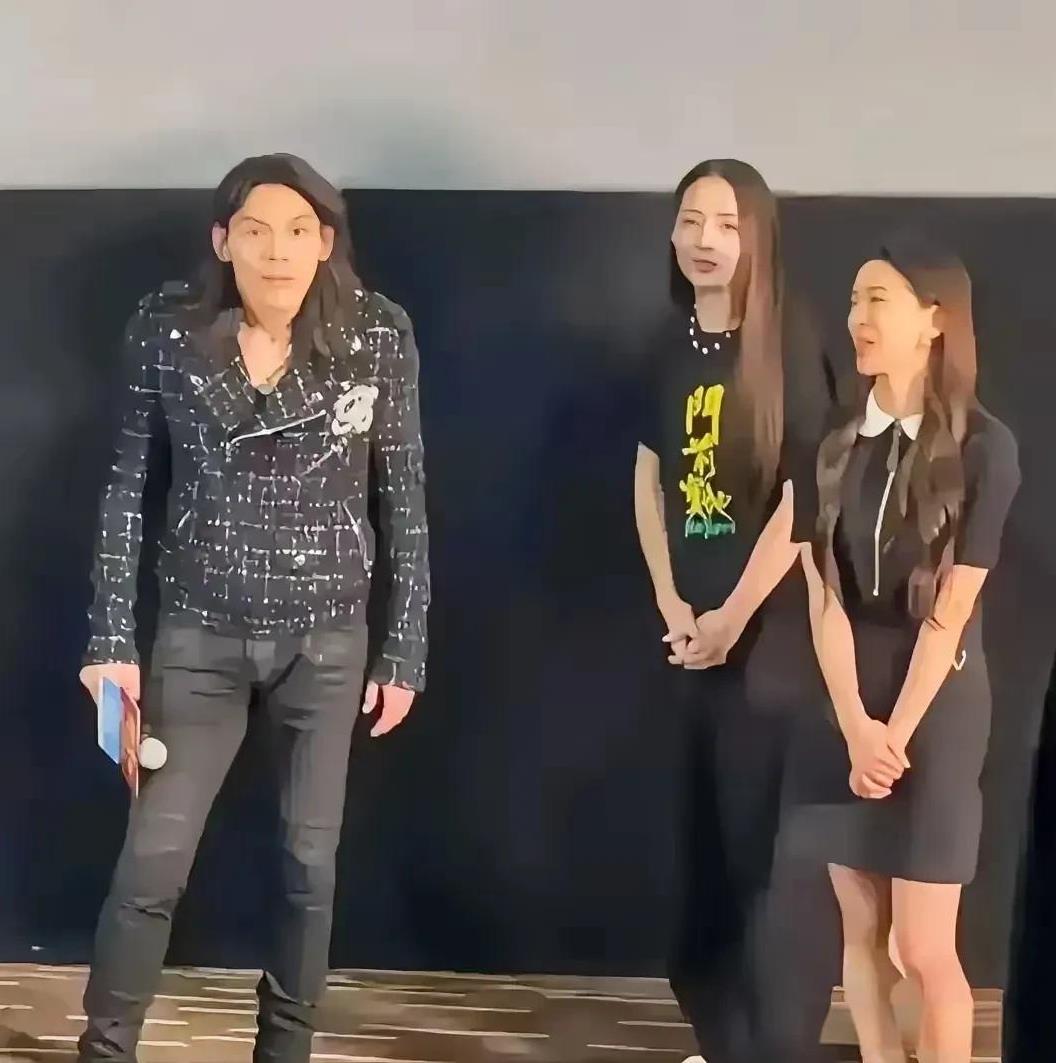 向佐是不是真的觉得自己很帅？其实我觉得他可以走搞笑路线，而且不需要那种刻意的去拍