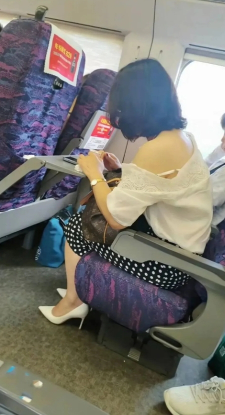 这个情况该怎么样打招呼