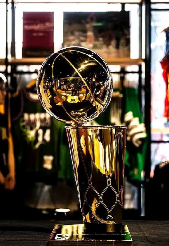 NBA新赛季的总冠军，99%会在以下6支球队内产生：

1、雷霆：亚历山大+霍姆