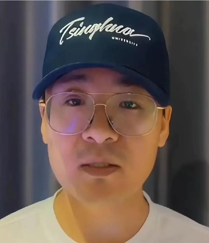 太不容易了！
马翔宇直播情绪崩溃！
8点44分被工作人员抬走，8点50分举报主播
