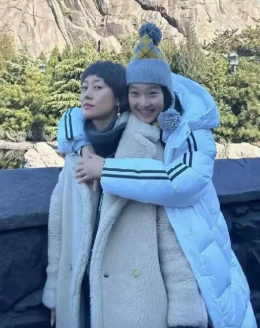 马伊琍的女儿好漂亮啊！和妈妈不是一个风格的美，这颜值还是没有超过妈妈！
