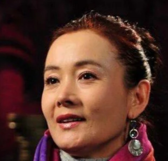 娜仁花：蒙古族演艺界的璀璨明珠