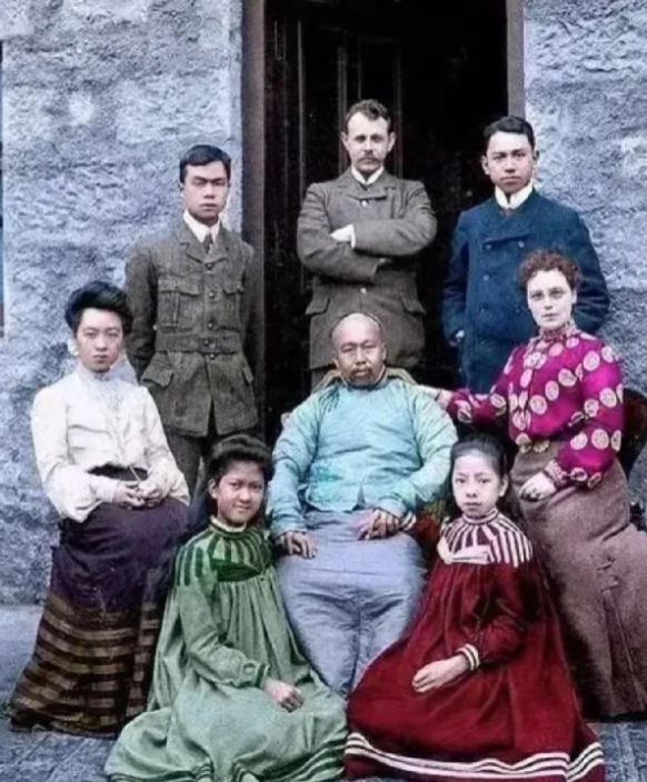 1900年，康有为与部分妻儿的老照片!变法失败后的谭嗣同有机会走但没有走，康有为