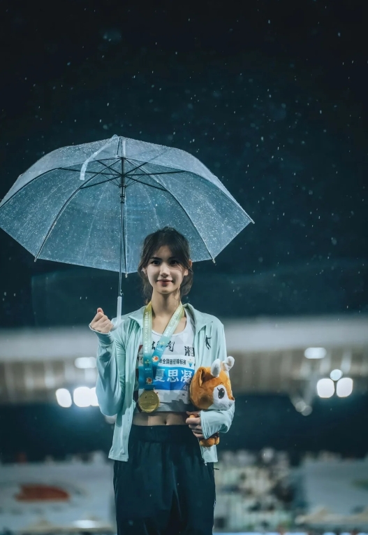 爱与自由总是同时发生–夏思凝