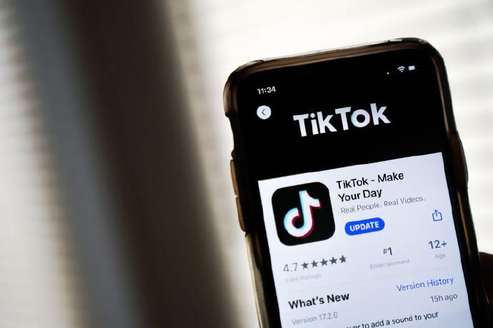 #知情人称TikTok或采取全面法律行动# 据彭博社报道，有知情人士透露：如果美