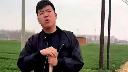 唐山网红王子墨意外身亡，安全带成致命隐患？真相扑朔迷离