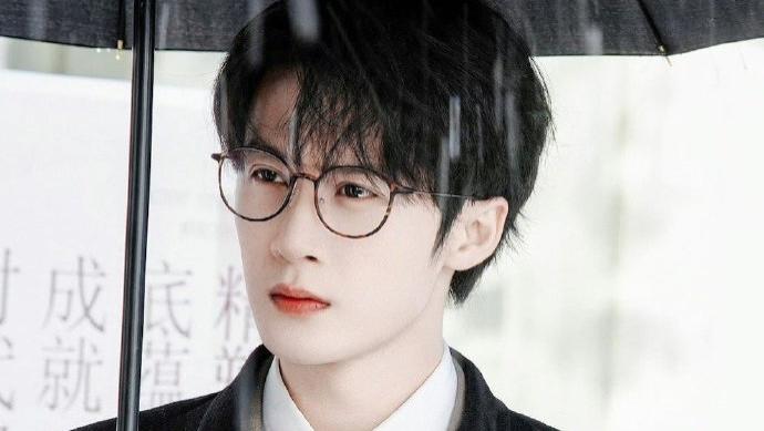 30集都市剧今晚播，檀健次、李兰迪领衔，白敬亭《难哄》有对手了