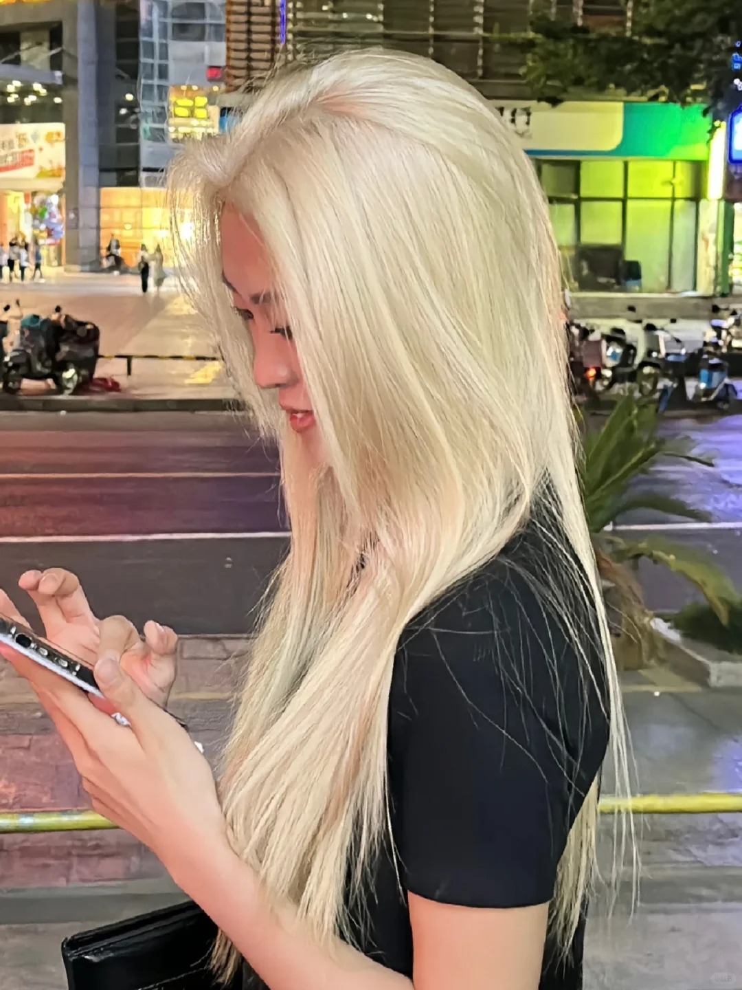 千万别染白金色 丑哭在厕所了
漂了三次染成这样 姐妹们值吗？
花了450 染的白