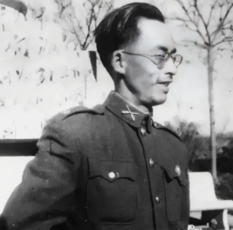 1949年，一国民党副师长被我军俘虏，在审讯过程中，他却提出一个奇怪的要求：“帮