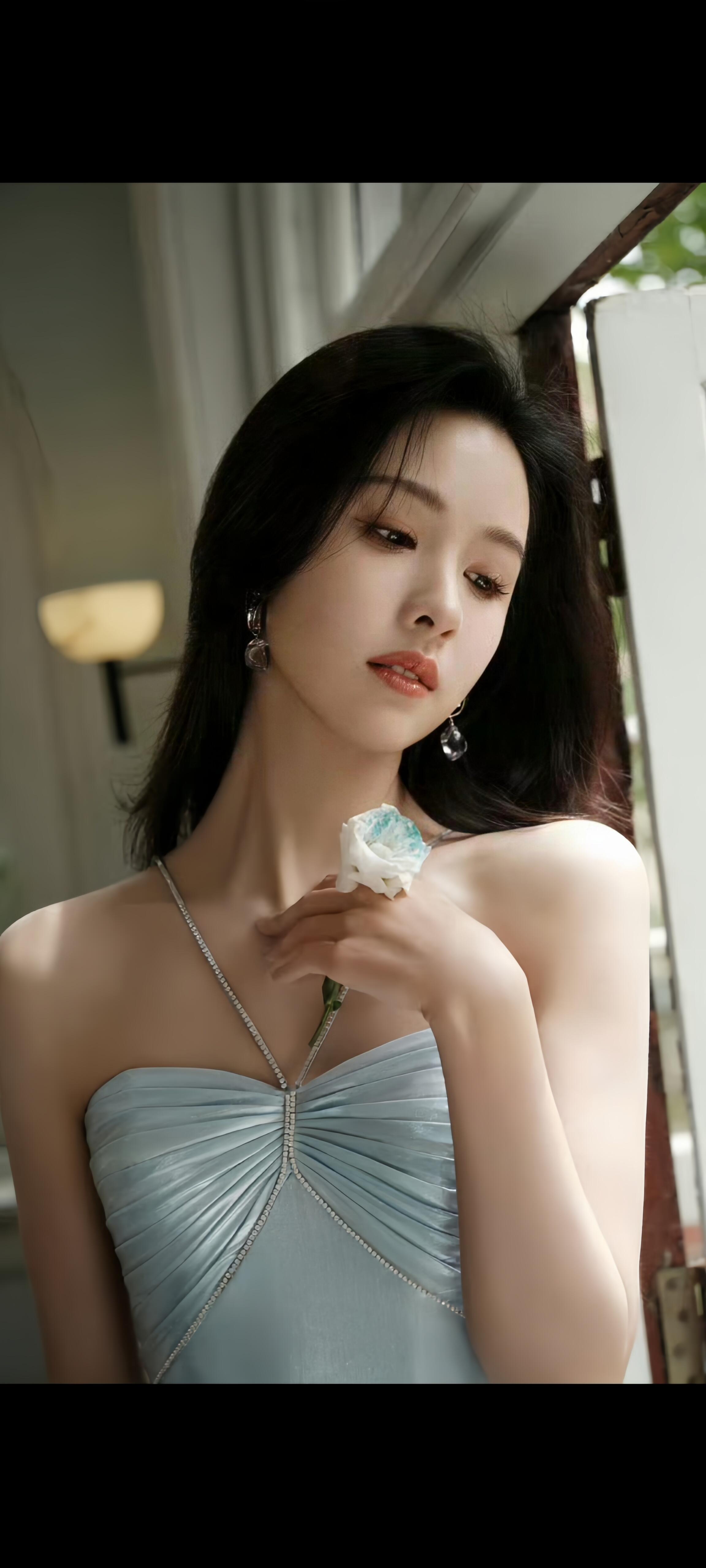 早期的陈都灵像是邻家妹妹