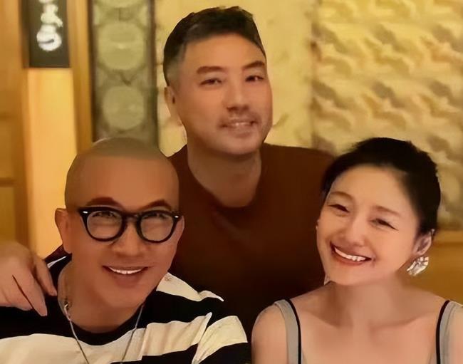 不要说陈晓绝情，汪小菲当初像陈晓那样绝情，就不会有现在这些麻烦。

大s两次婚姻