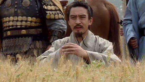 曹操要经过一片麦田，给后面的将士大喊下令：“士卒们，我们奉皇命经过麦田，但是现在