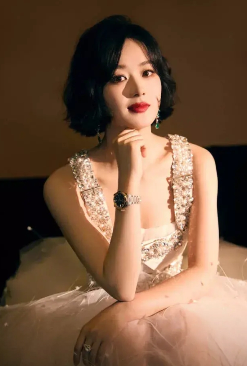 赵丽颖今年的成果展现：

1- 亚洲电影大奖 AFA 新世代奖

2- 金鹰奖最