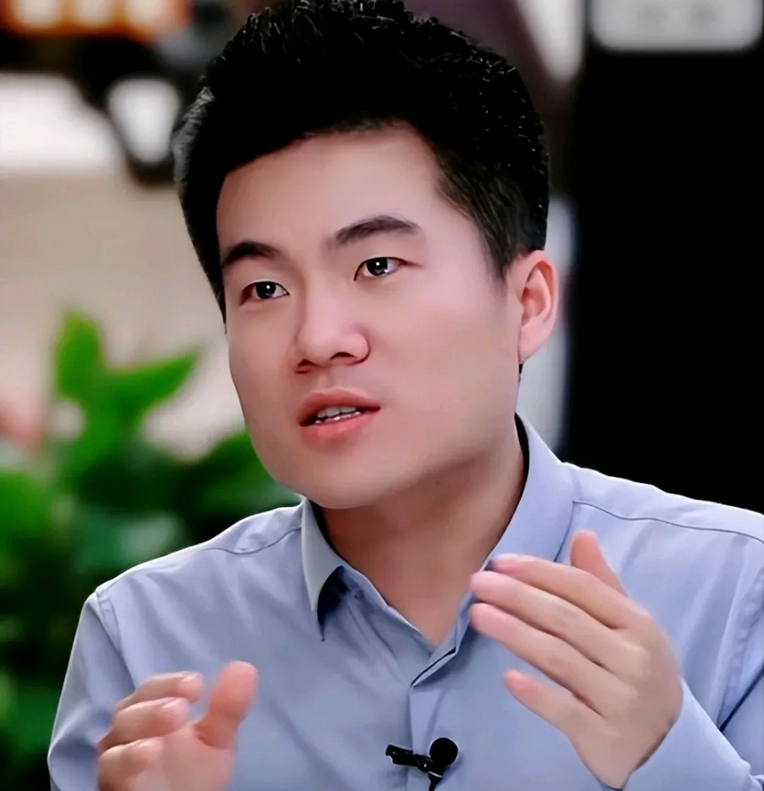 董宇辉:不要妖魔化食品添加剂
 近日，董宇辉在直播时进行科普，让人们正确认识食品