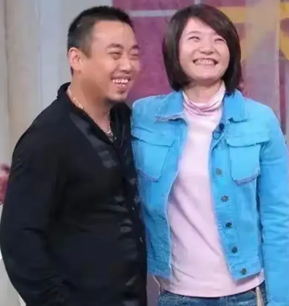 贺晓龙再发惊人言论，直指乒乓球饭圈幕后黑手，刘国梁的妻子王瑾成利益链焦点！
1，