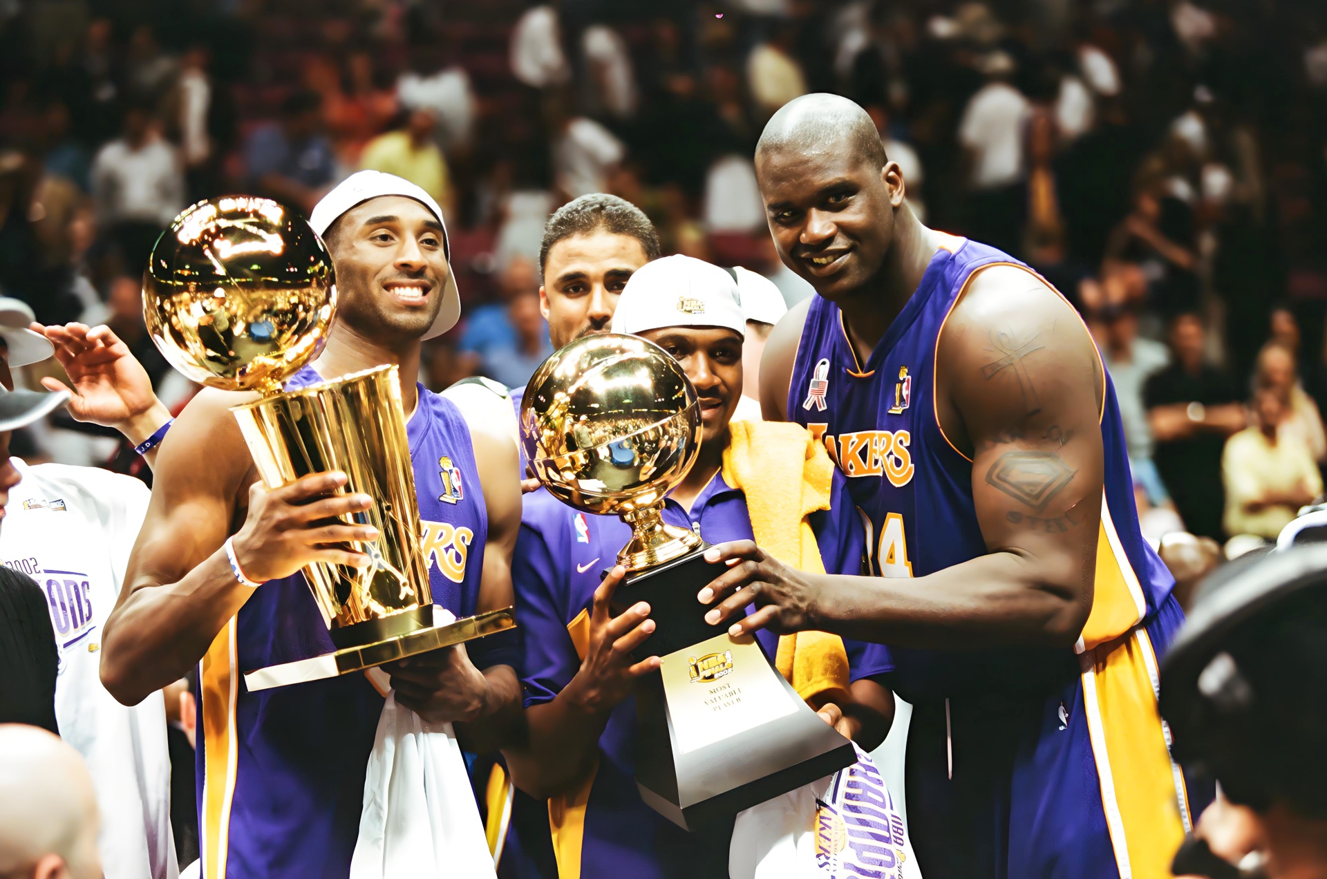 奥尼尔100分，加内特四次99，两人堪称NBA2K能力值的巅峰
2000年2K1
