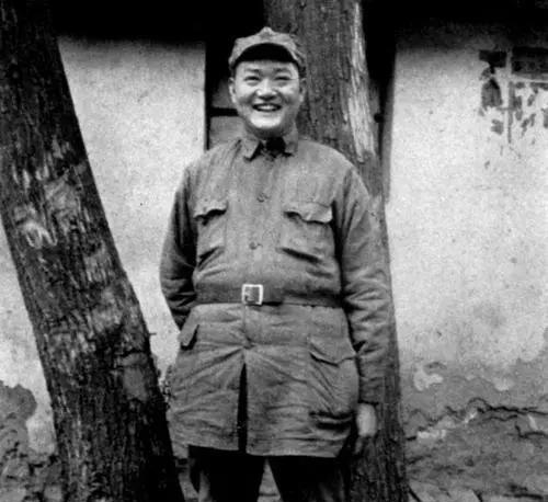 抗战中，日军进攻来安县，县长张北非得知消息后，带着老婆和保安队撒腿就跑。日军如入