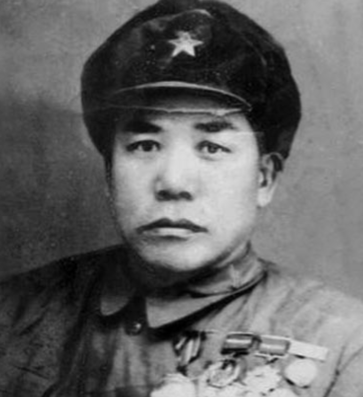 1955年，军中大授衔，毛主席手握名单突然问道：“那个一次杀了27个鬼子的军中吕