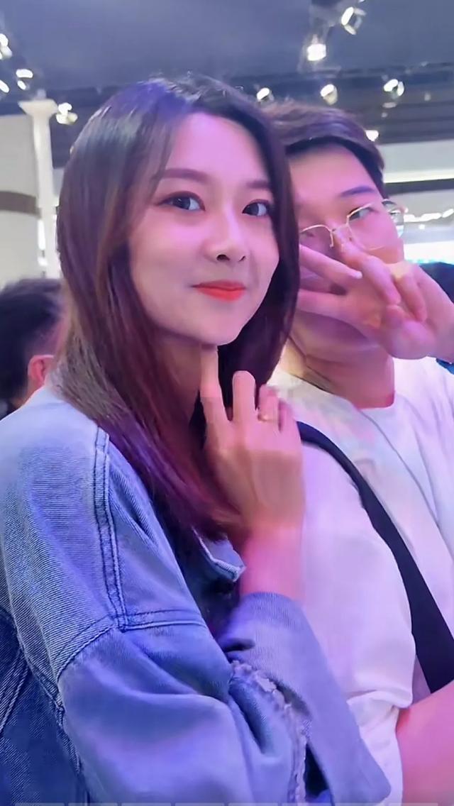 车模苏宁自曝婚姻状况,想离婚小沈不肯,小沈天天拍美女品味变化(车模苏宁有男朋友啦)-第8张图片-九妖电影 车模苏宁自曝婚姻状况,想离婚小沈不肯,小沈天天拍美女品味变化(车模苏宁有男朋友啦)-第8张图片-九妖电影