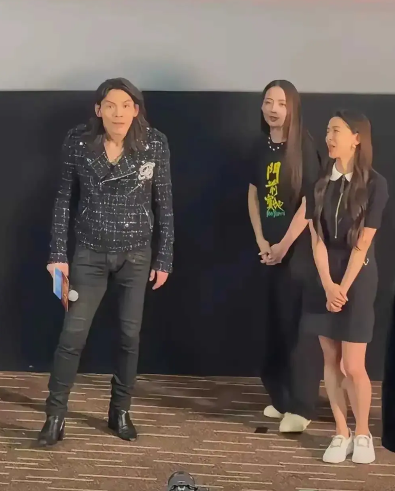 郭碧婷咋看上了！

说句不好听的，他妈妈年轻那么漂亮，愣是一点优点没遗传到，遗传