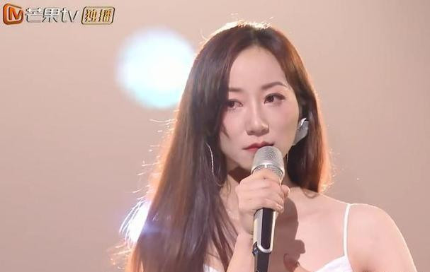 韩雪《浪姐》演唱上热搜：流泪演绎为何成槽点王？