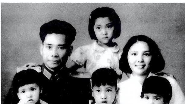 55年唯一越籍少将被评为正师级，毛泽东：这不合适，改为正军级