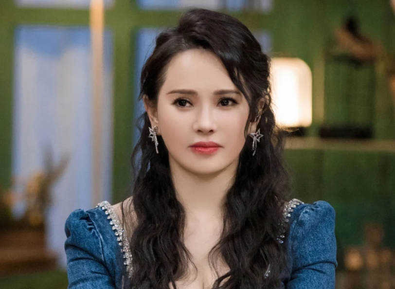 伊能静儿女亲密互动，网友盛赞家庭教育