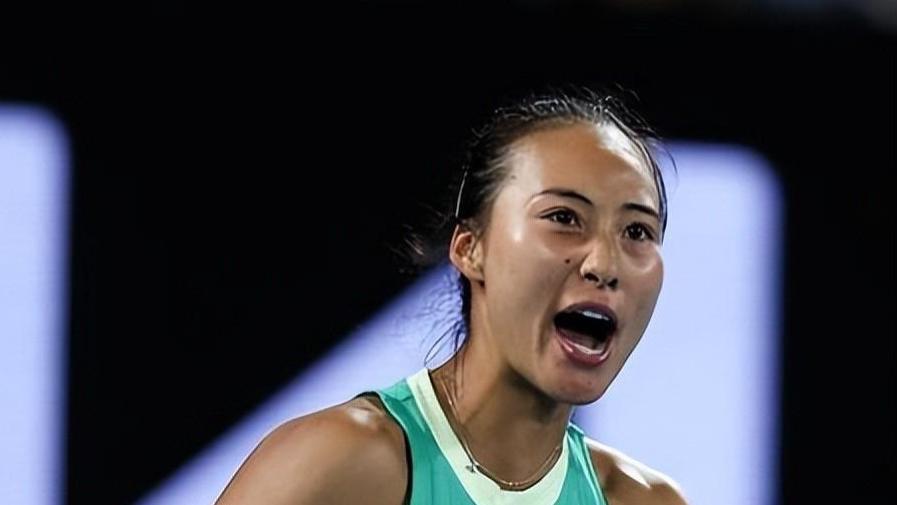 一场2-0，让郑钦文避免另类垫底！多赢2局！胜莱巴金娜=基本出线