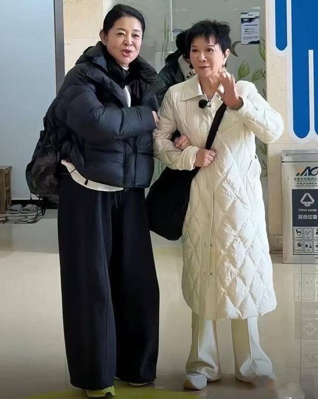 这两位要强的女人，真是让人刮目相看！