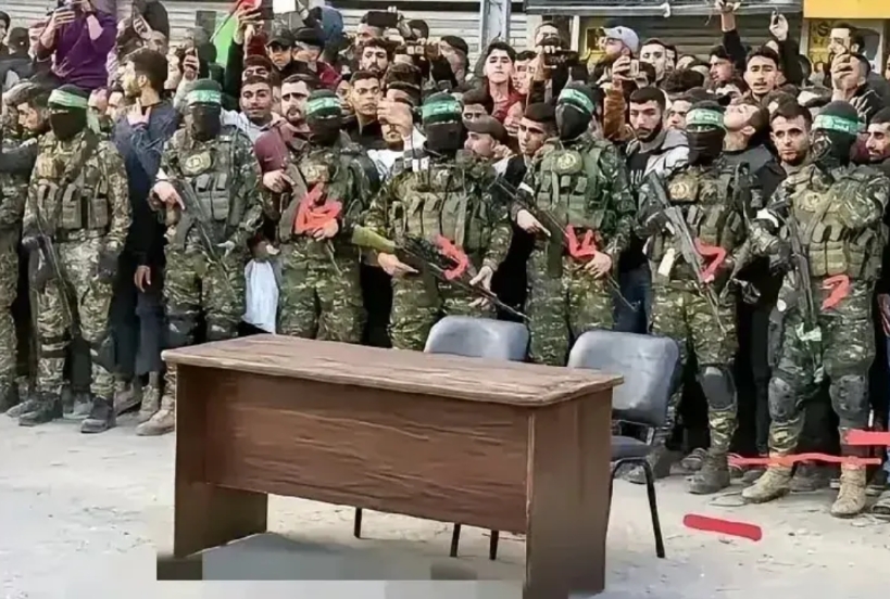 哈马斯被以色列消灭了!
在巴以停火协议签署后，一万多哈马斯成员又站出来，没有激情