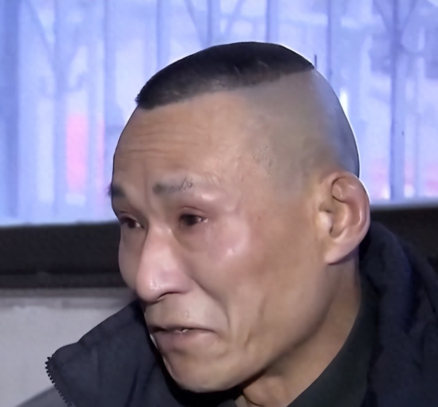 湖南，一个刚出生两天的女婴被遗弃，农民工捡到后带回家抚养。等孩子12岁时，女婴的