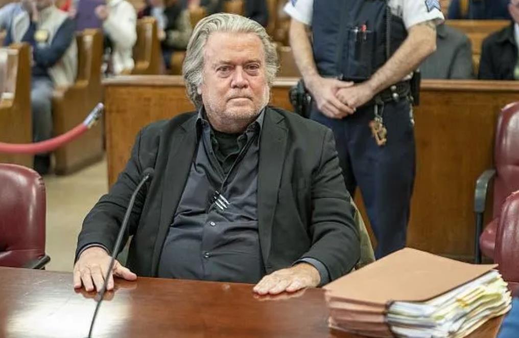 “压制中国的机会之窗”已经丧失，2017年12月，特朗普的首席战略顾问史蒂夫·班