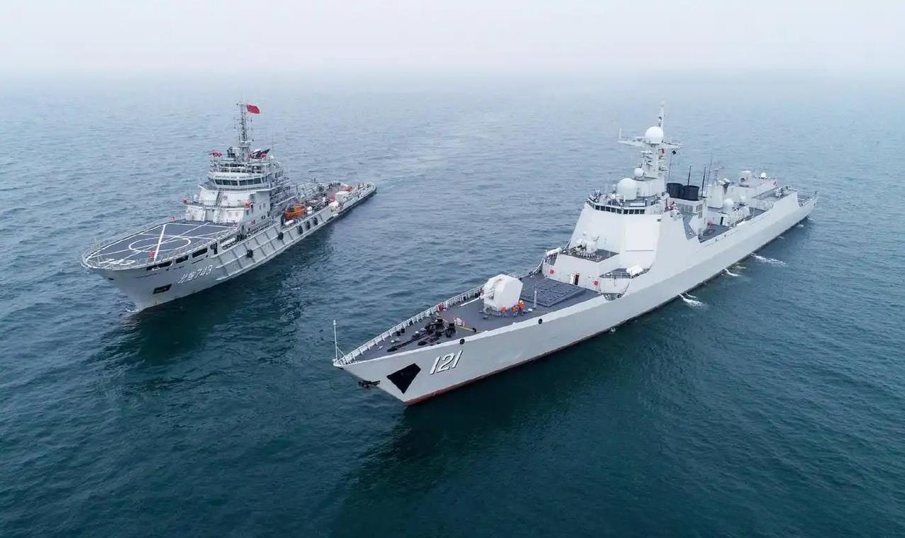 中国海军的一个谜之操作，谁都知道055很强，但海军就是不怎么造055，而是选择造