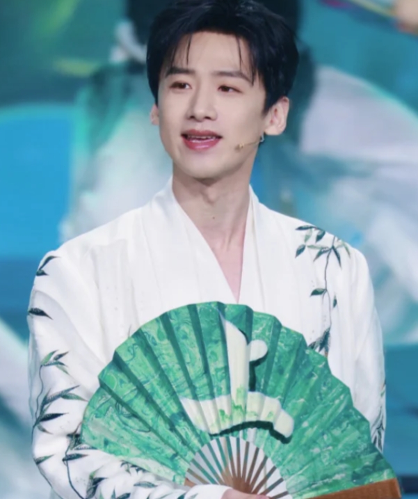 白敬亭：情商与商业并重的典范