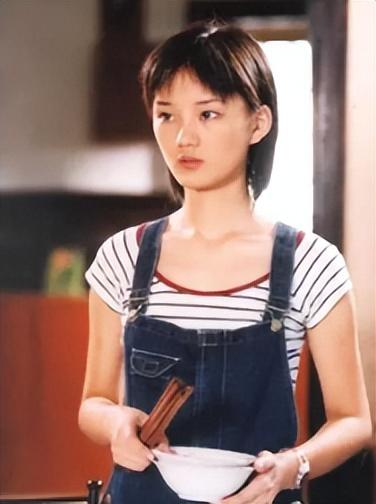 20年前的“国民初恋”却一朝沦为“柜姐”，她却活出了真正的自我（国民初恋 小说）-第8张图片-九妖电影