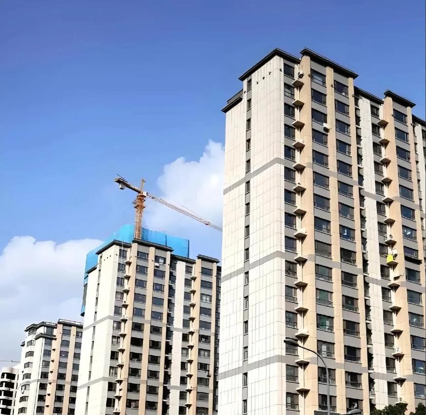 干的漂亮！贵州，一男子发现一处楼盘在搞抽奖活动，1块钱抽奖一次，特等奖是一套43