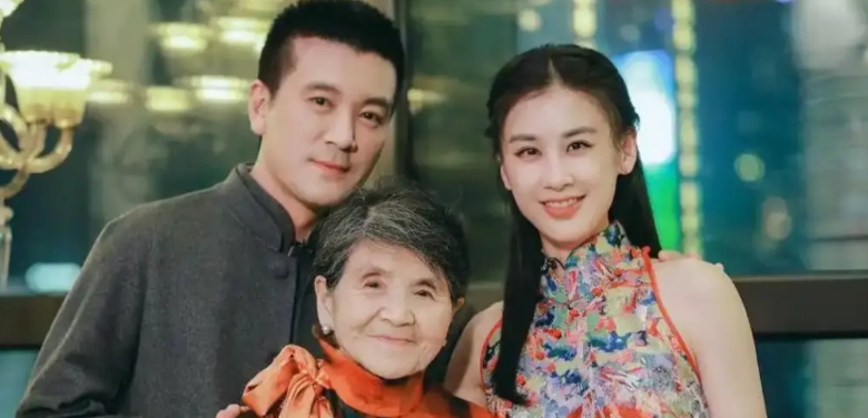 很多人看完《再见爱人》之后，都在想黄圣依为什么不离婚？

但是有没有注意到，里边