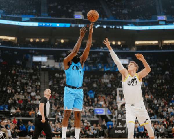 恭喜哈登三分命中数超越了雷阿伦，成为了NBA第2三分王。
如果雷霆刚开始把登哥当