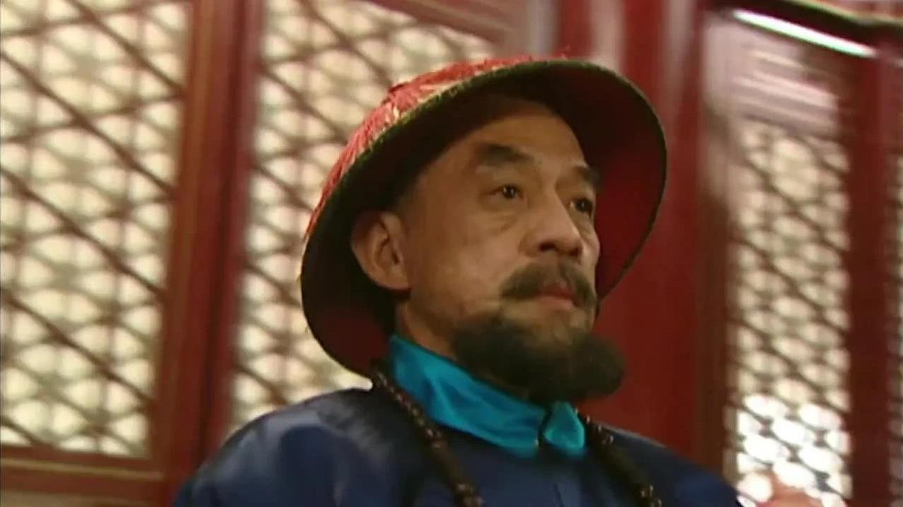 隆科多图啥呢？雍正能当上皇帝，他的舅舅隆科多是出了大力气的，所以雍正称帝后直接加